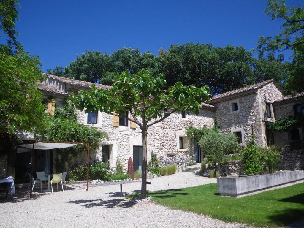 Les Esplanes Bed & Breakfast La Garde-Adhémar Eksteriør bilde