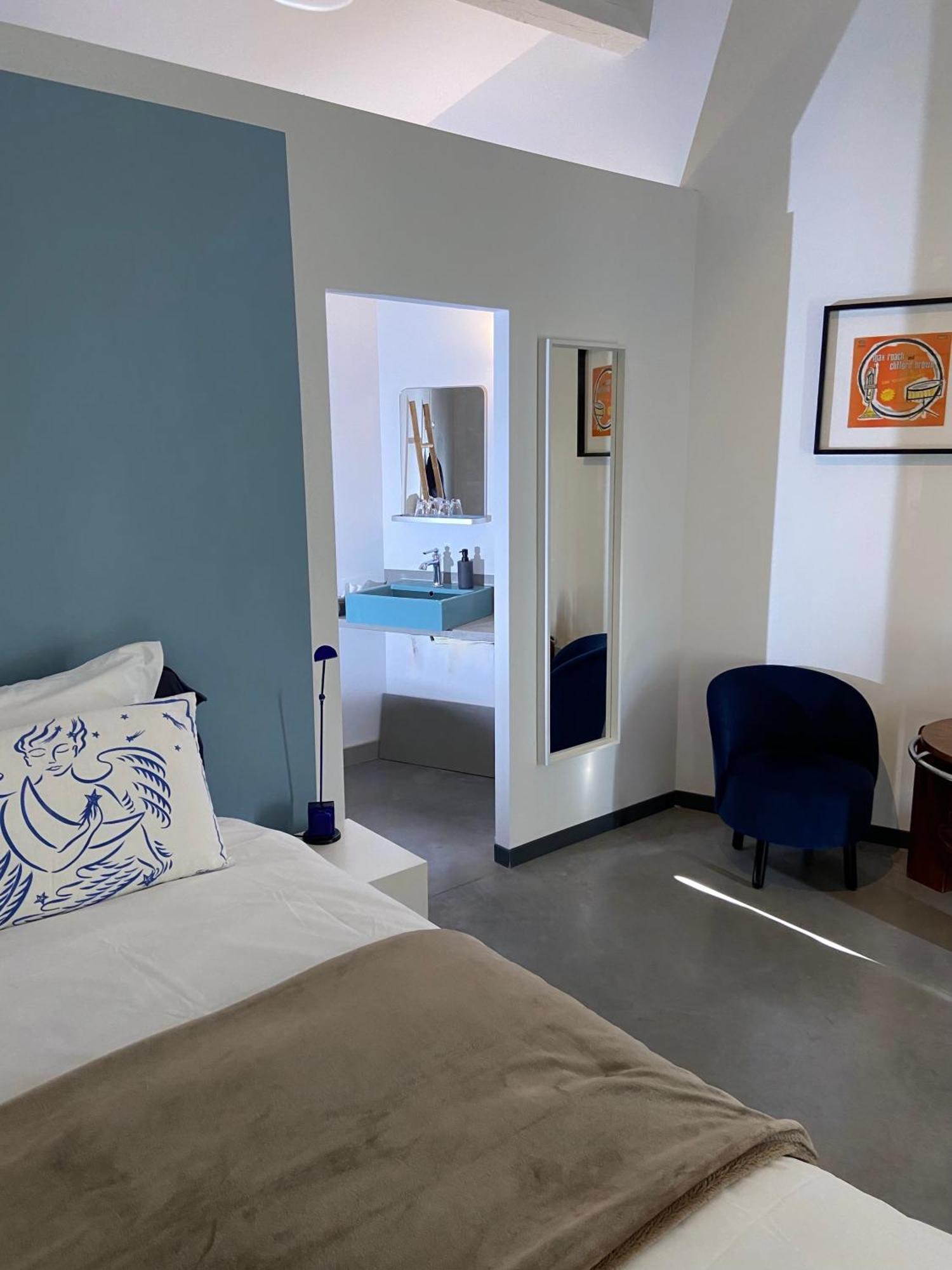 Les Esplanes Bed & Breakfast La Garde-Adhémar Eksteriør bilde